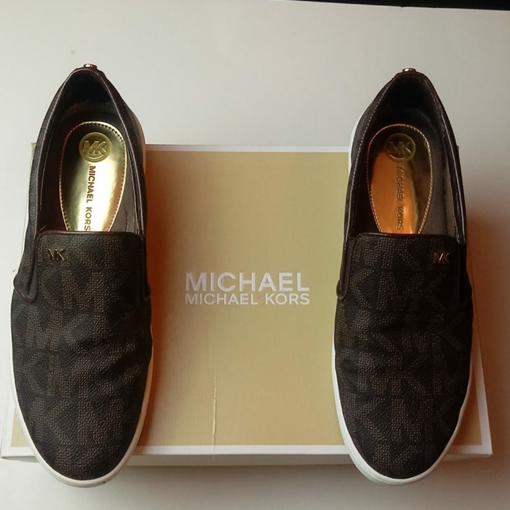 Micheal Kors keaton slip on brown signature 8.5